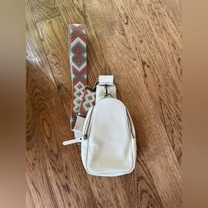 NWOT Anthropologie x Urban Originals Liberty Sling Crossbody Bag Vegan Leather